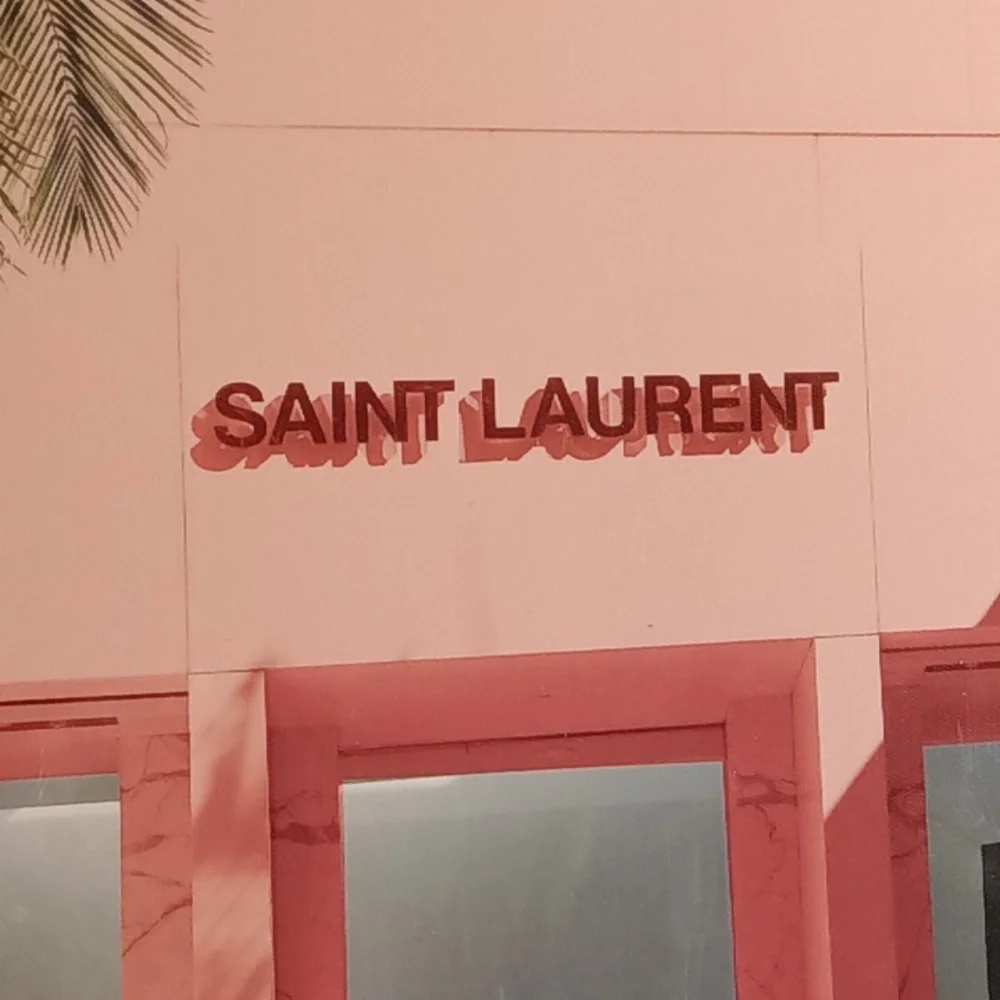 N/A lux wall